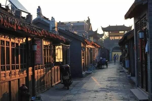 作为一个被学生爱戴的老师是一种什么样的体验？游戏画面